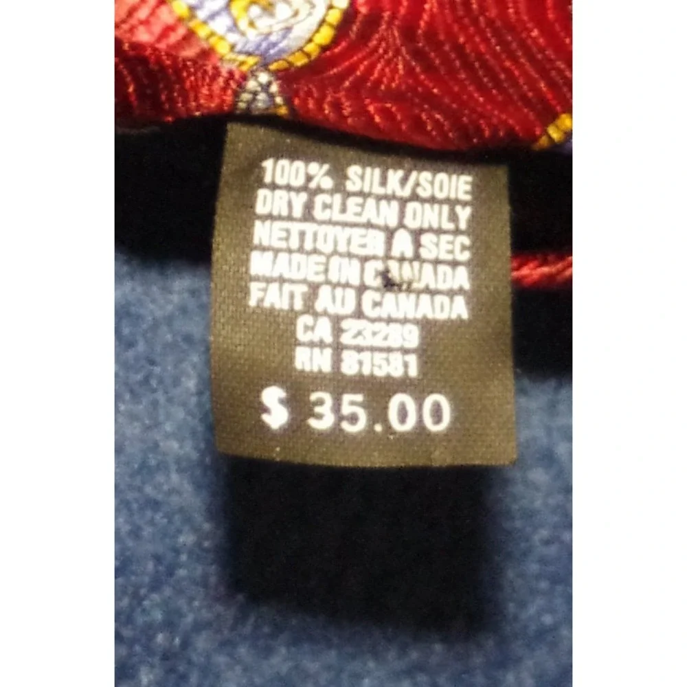 Vtg Metropolitan Museum of Art Silk‎ Necktie Red Blue Gold Medallion Old Money